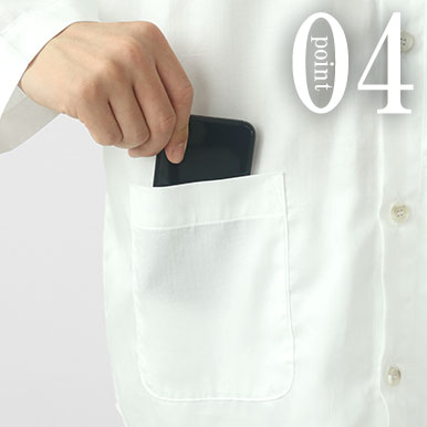 スマホが入るポケットつき