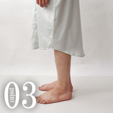 シャツのスワローテールを採用