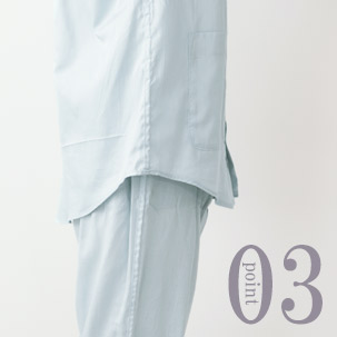 お尻が少し隠れる後ろすそ丈。シャツのスワローテールを採用