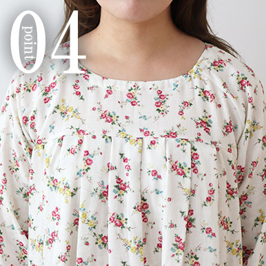 タックの幅をかえてすっきりと、脇部分タックをなくし、もたつきなし