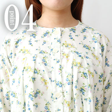 タックの幅をかえてすっきりと、脇部分タックをなくし、もたつきなし