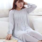 シルクニット胸元切替タックワンピース