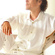 川俣シルクサテン長袖襟ありパジャマ