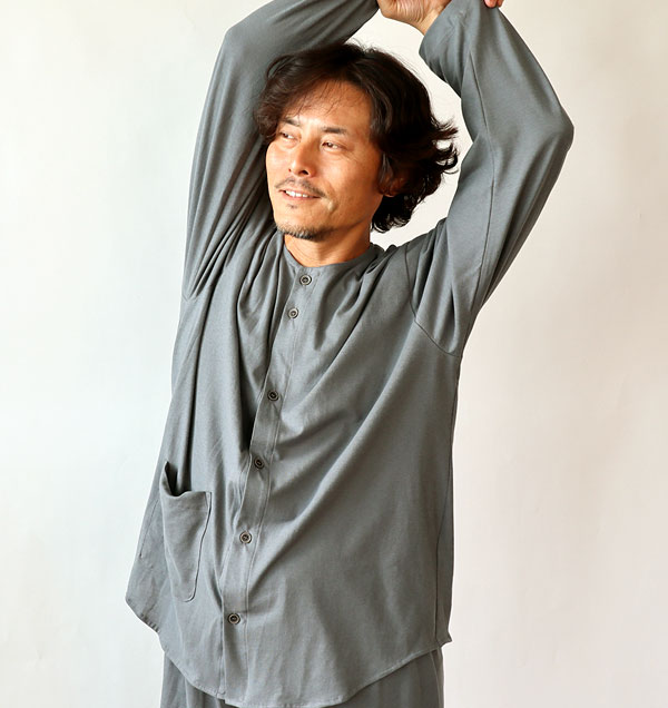 前開き　襟なし