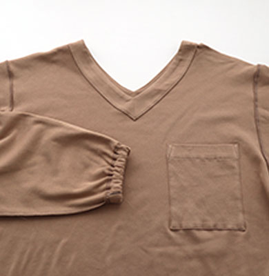 オーダー事例＊首周り前後Vネックですっきりと