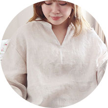 キーネックブラウス