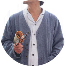 Vネックカーディガン