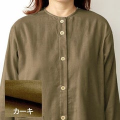 カーキ