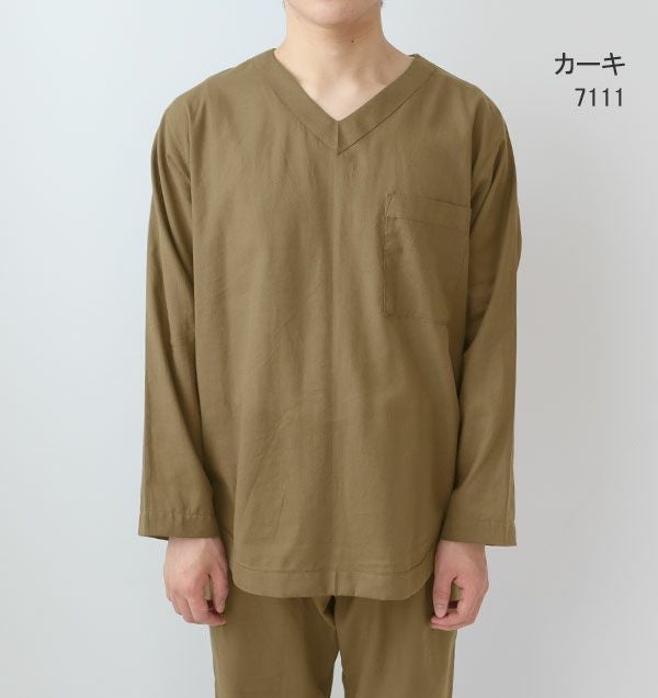 カーキ