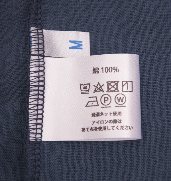 洗濯絵表示とサイズタグが付きます